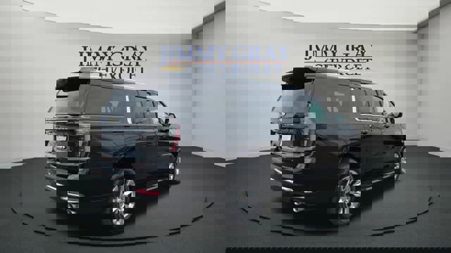 New 2026 Chevrolet Suburban Premier w/ Sun And Tow Package image 5