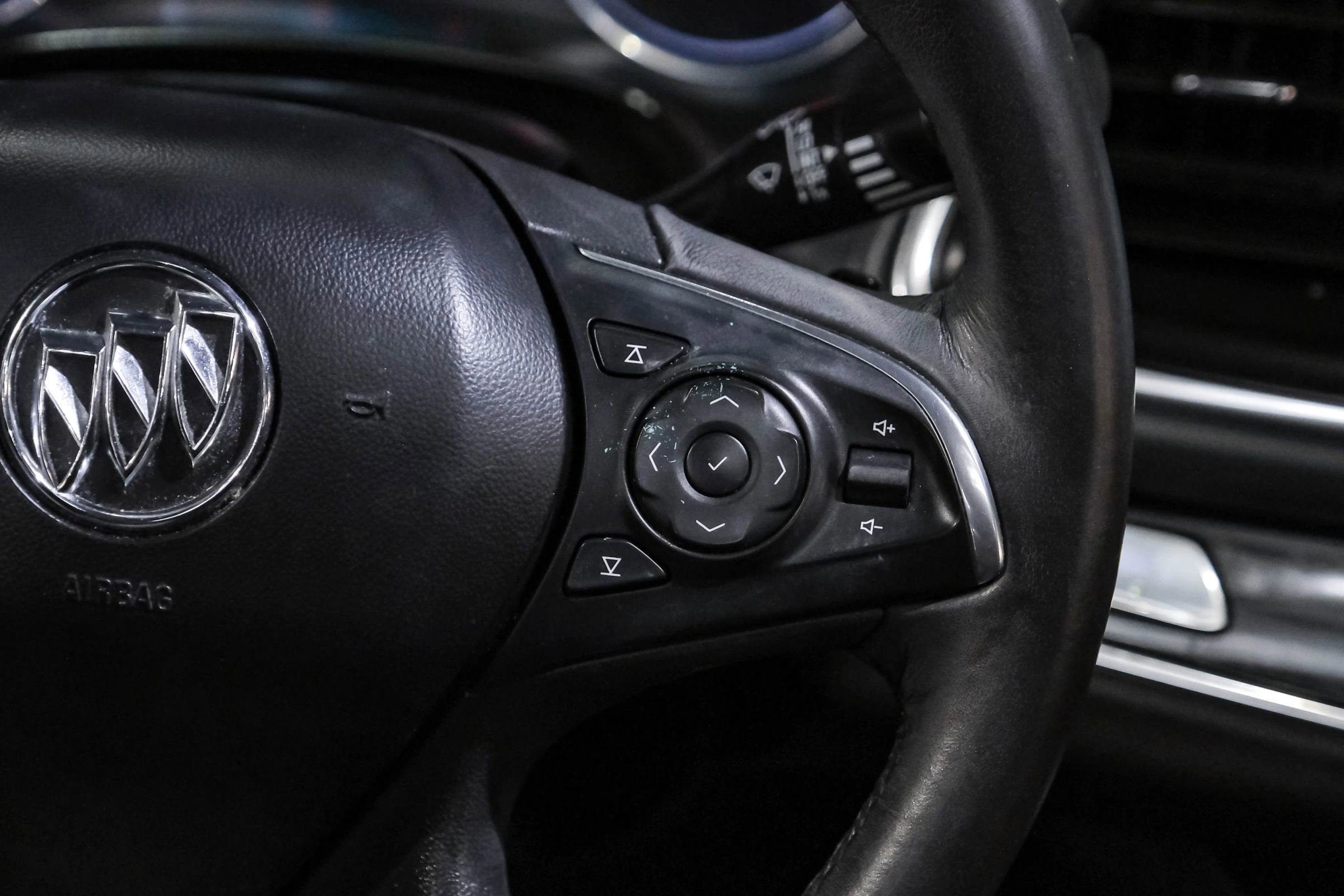 Used 2018 Buick Enclave Premium w/ Experience Buick Package image 19