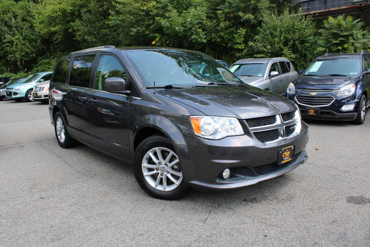 Used 2019 Dodge Grand Caravan SXT image 4