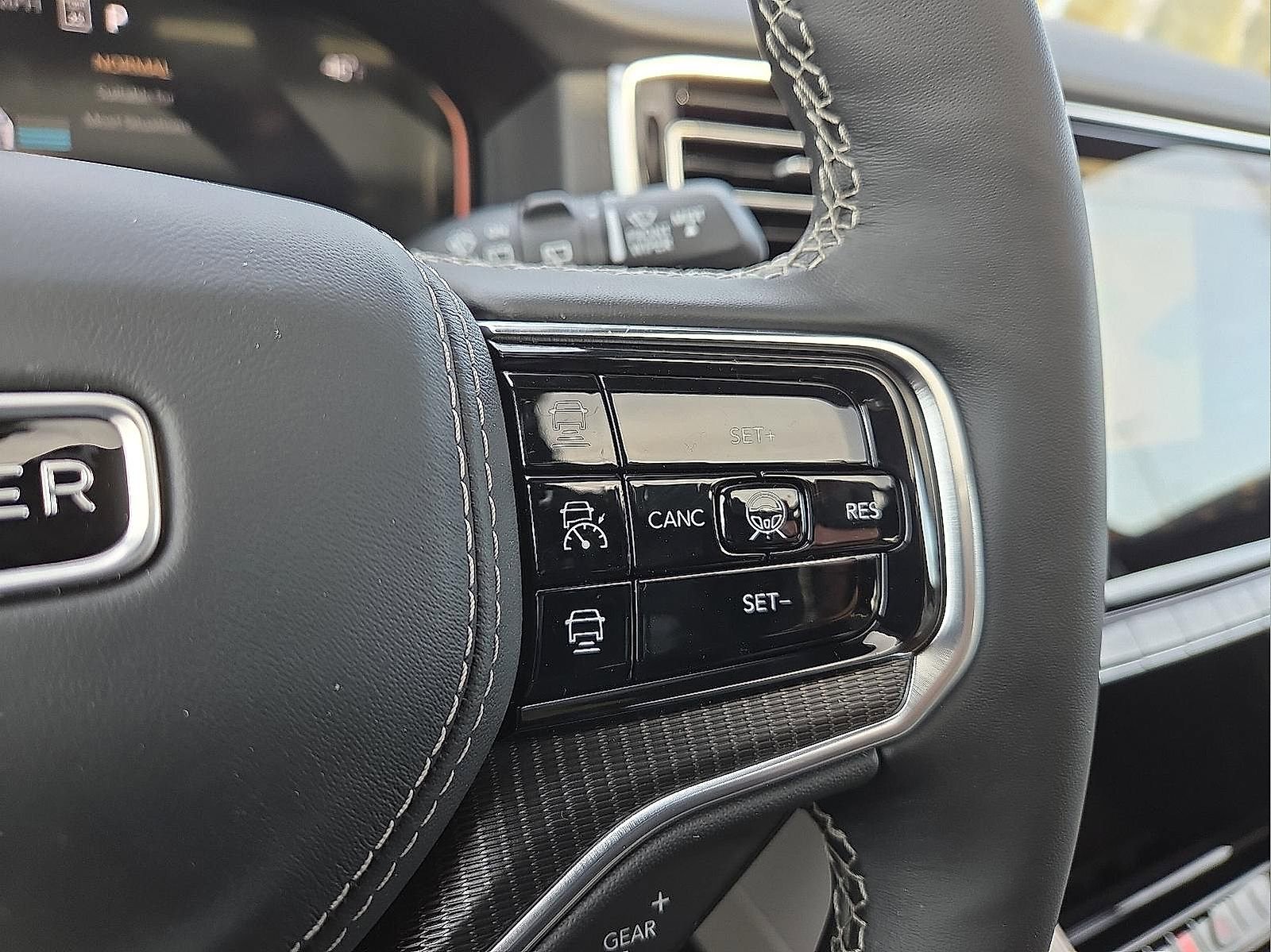 New 2026 Jeep Grand Wagoneer Summit w/ Rear Seat Video Group I image 18