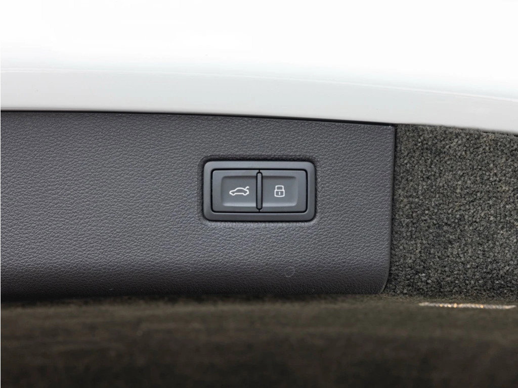 Used 2023 Bentley Bentayga image 48