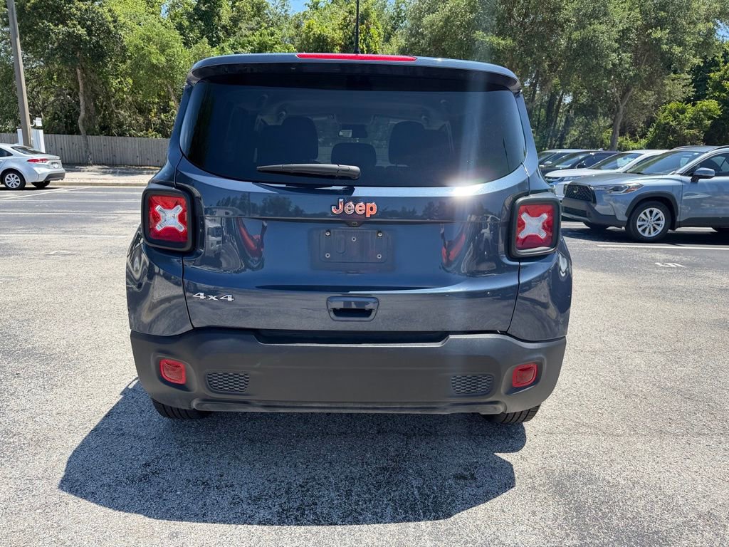 Used 2023 Jeep Renegade Latitude AWD/4WD image 7
