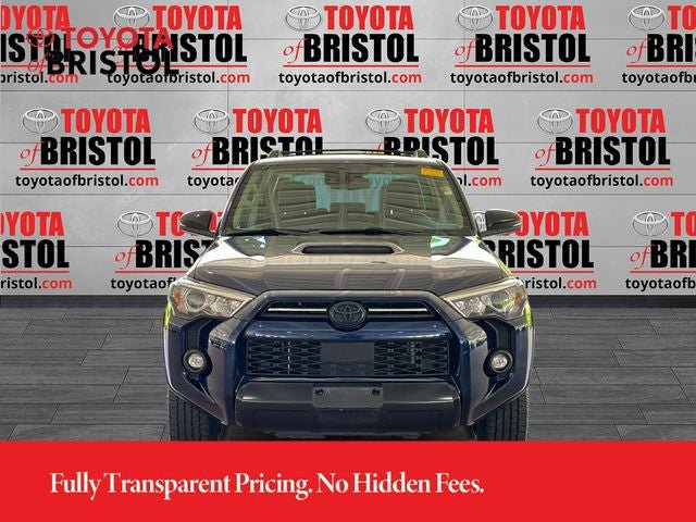 Used 2021 Toyota 4Runner Venture w/ Moonroof Package AWD/4WD image 9