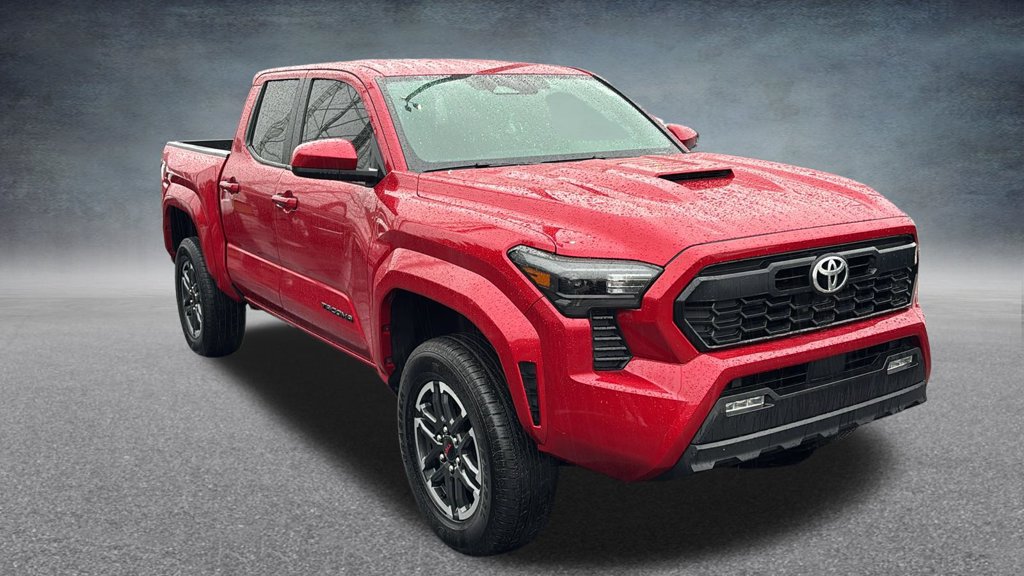 Used 2025 Toyota Tacoma TRD Sport AWD/4WD image 2