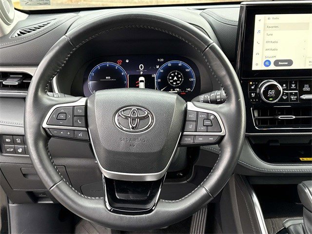Used 2023 Toyota Highlander Limited image 19