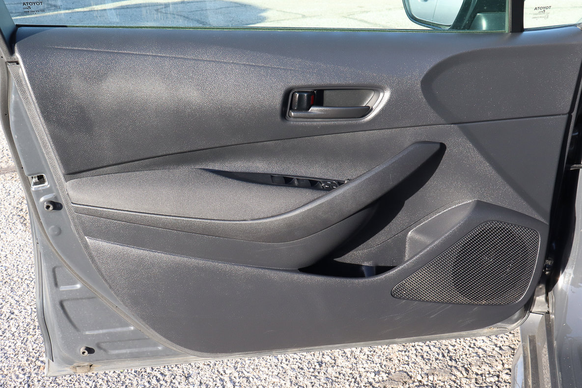 Used 2025 Toyota Corolla LE FWD image 13