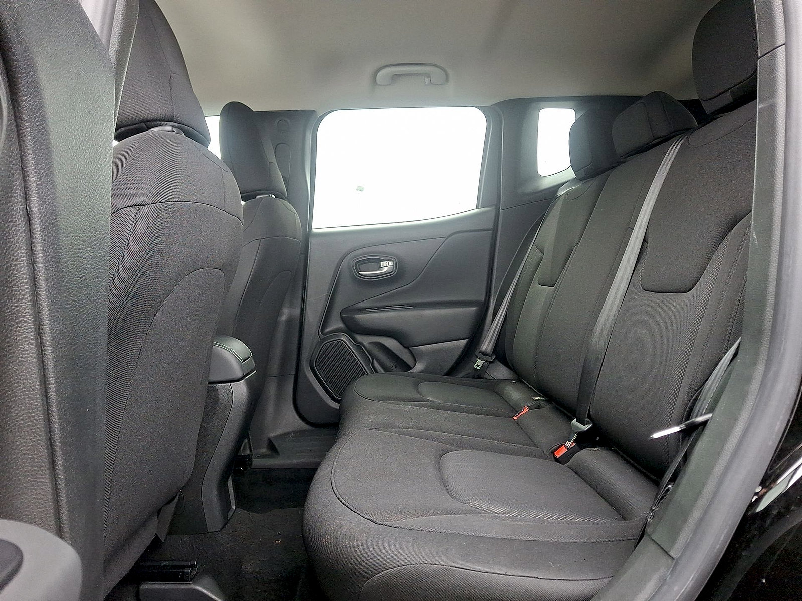 Used 2023 Jeep Renegade Latitude AWD/4WD image 19