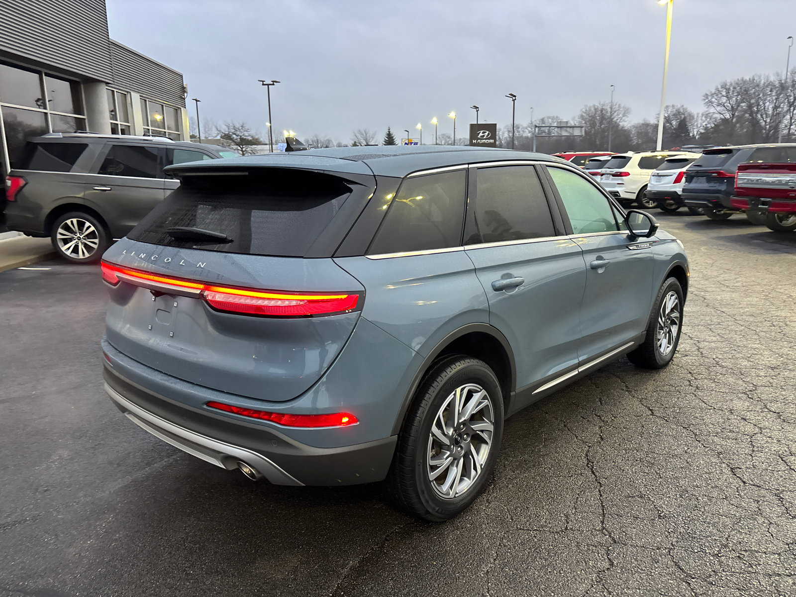 Certified 2023 Lincoln Corsair FWD w/ Equipment Group 101A image 7