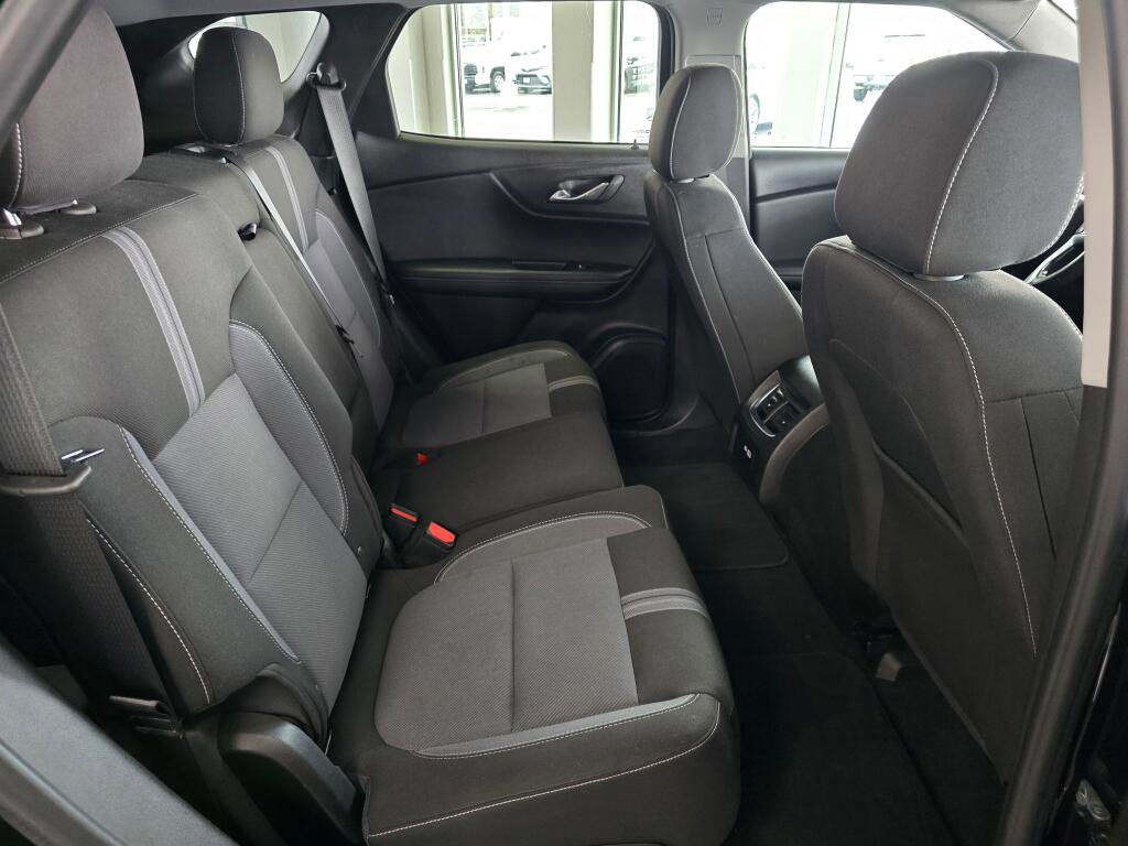 Used 2025 Chevrolet Blazer LT image 42