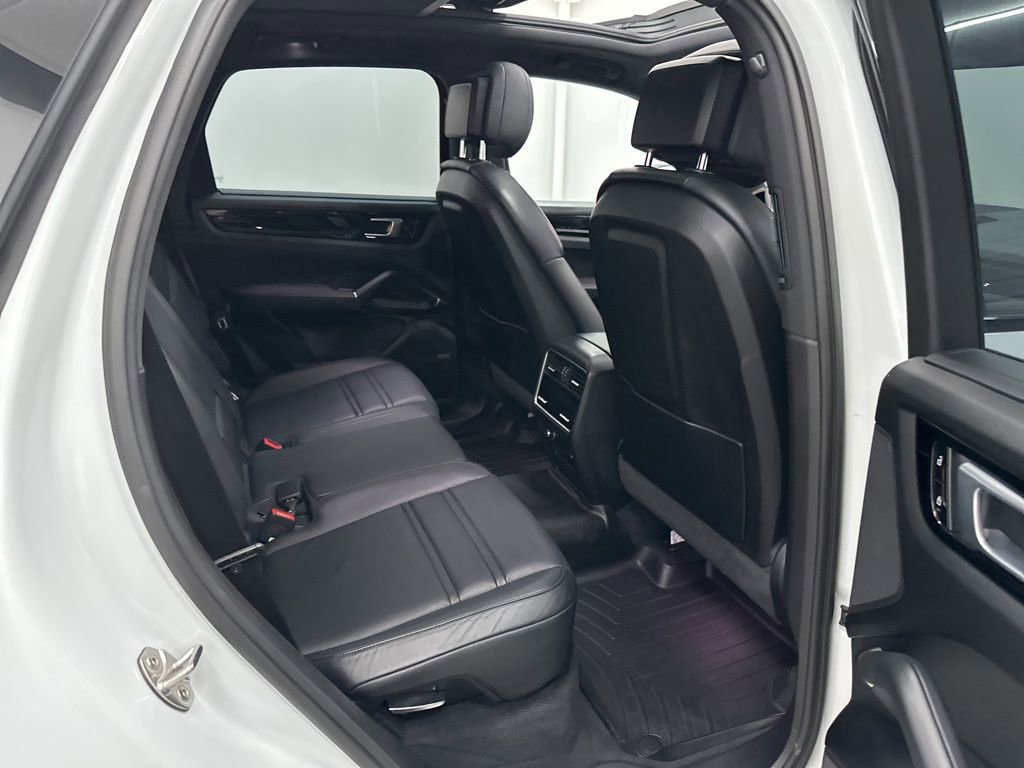 Used 2019 Porsche Cayenne S image 25