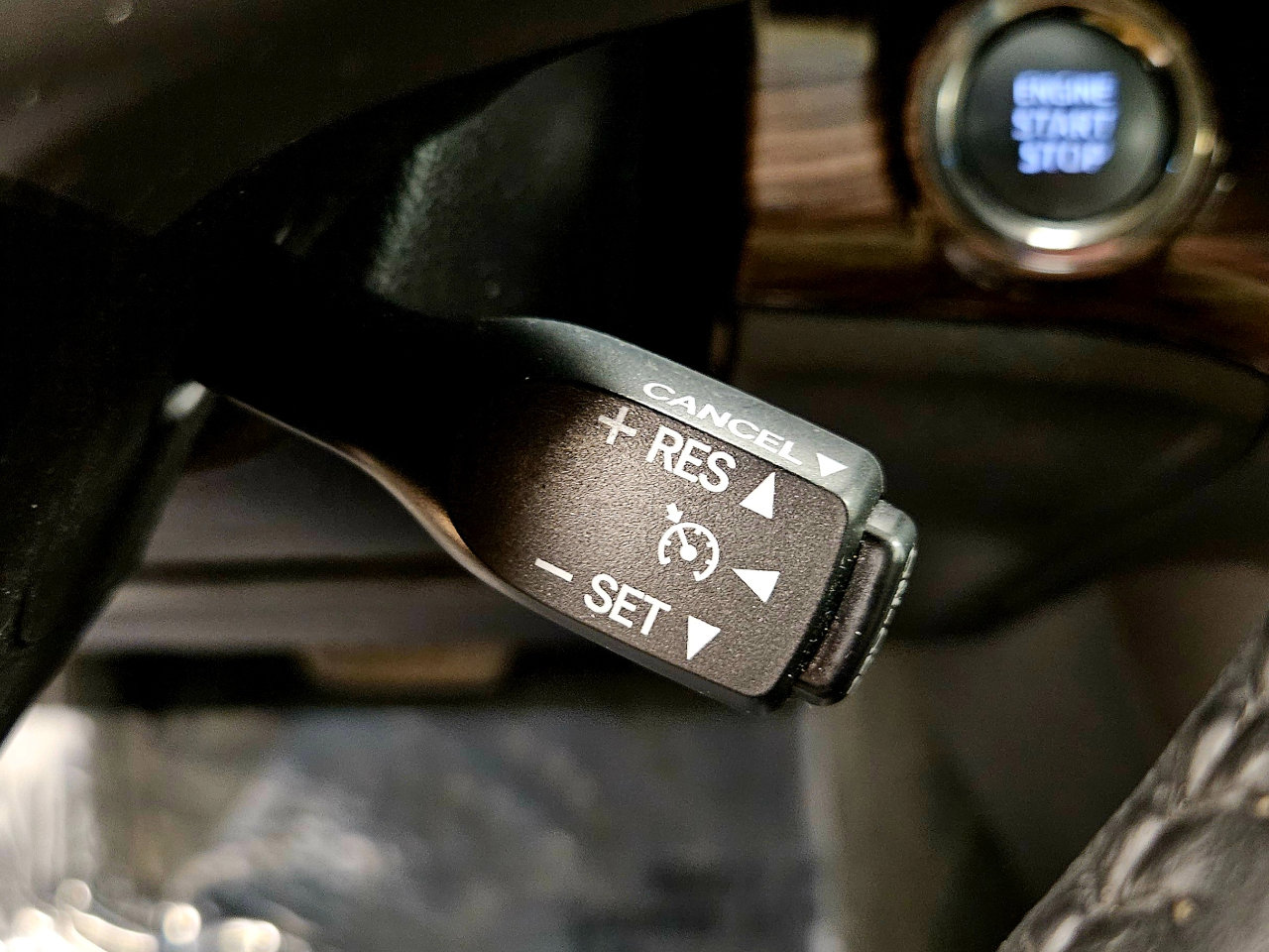 Used 2013 Toyota Avalon XLE Premium image 16