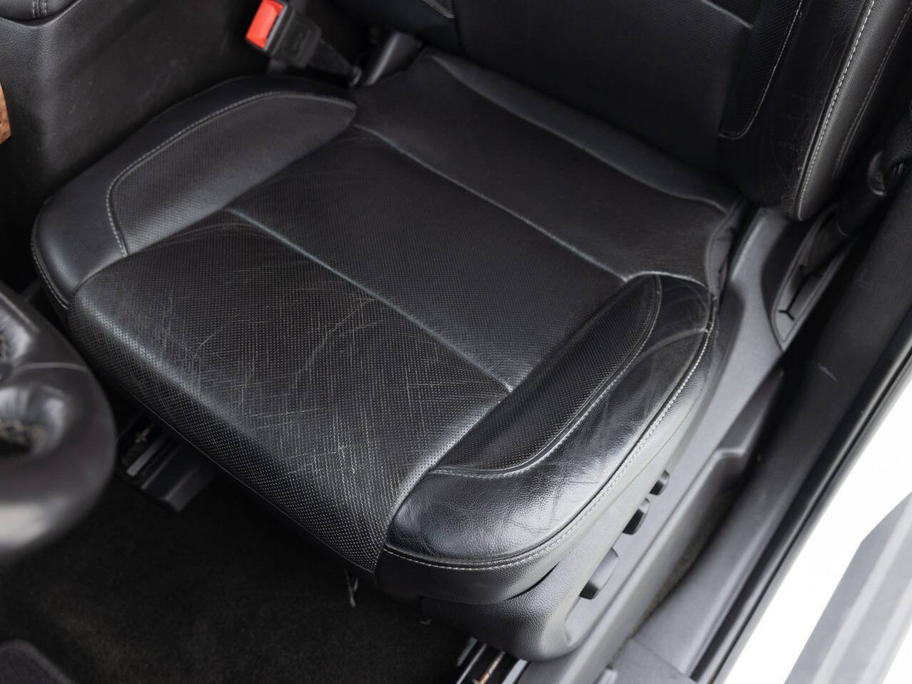 Used 2018 Chevrolet Tahoe Premier AWD/4WD image 25