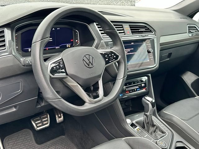 Used 2023 Volkswagen Tiguan SEL R-Line AWD/4WD image 18