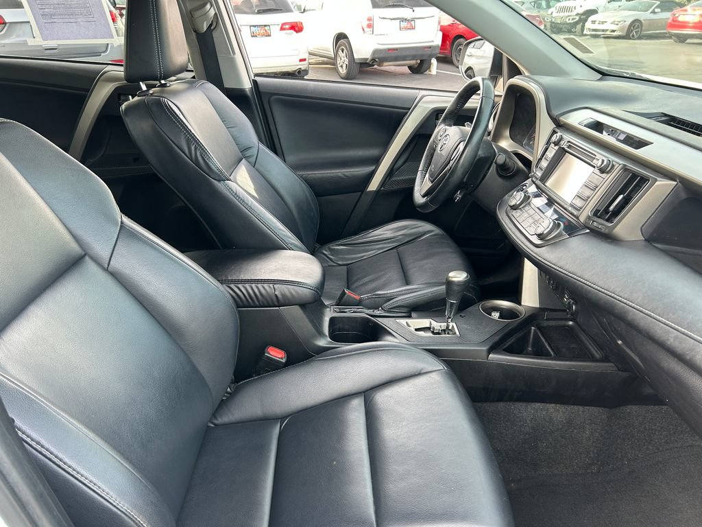 Used 2015 Toyota RAV4 Limited w/ Technology Package image 38