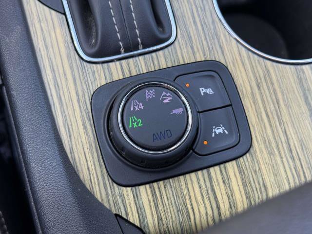 Used 2019 GMC Acadia Denali AWD/4WD image 33