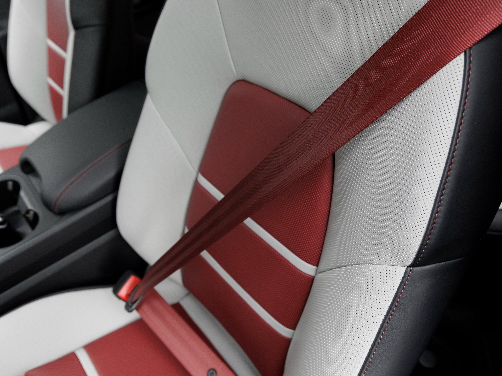 New 2026 Porsche Cayenne S image 16