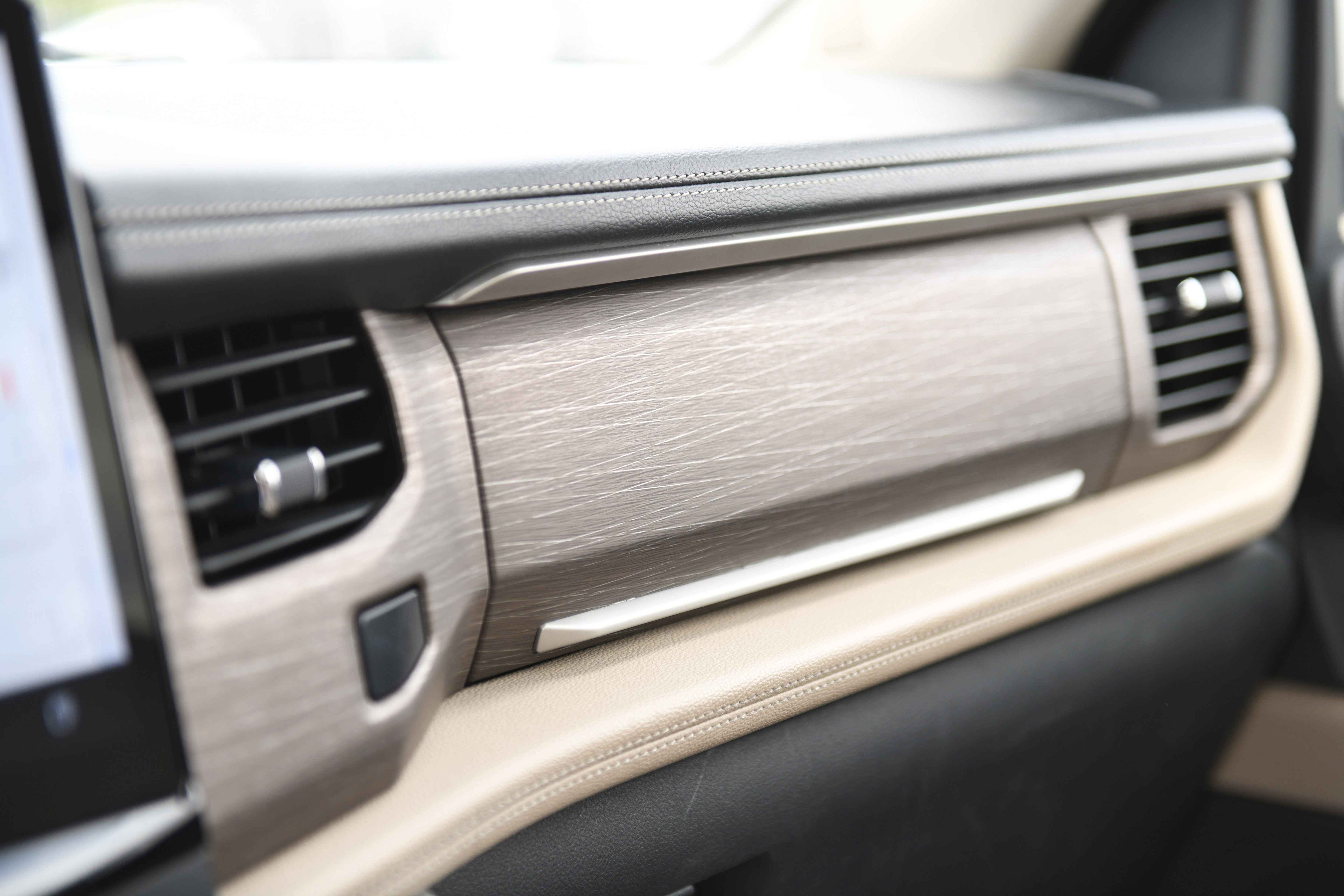 Used 2024 Ford Expedition Max Limited image 23