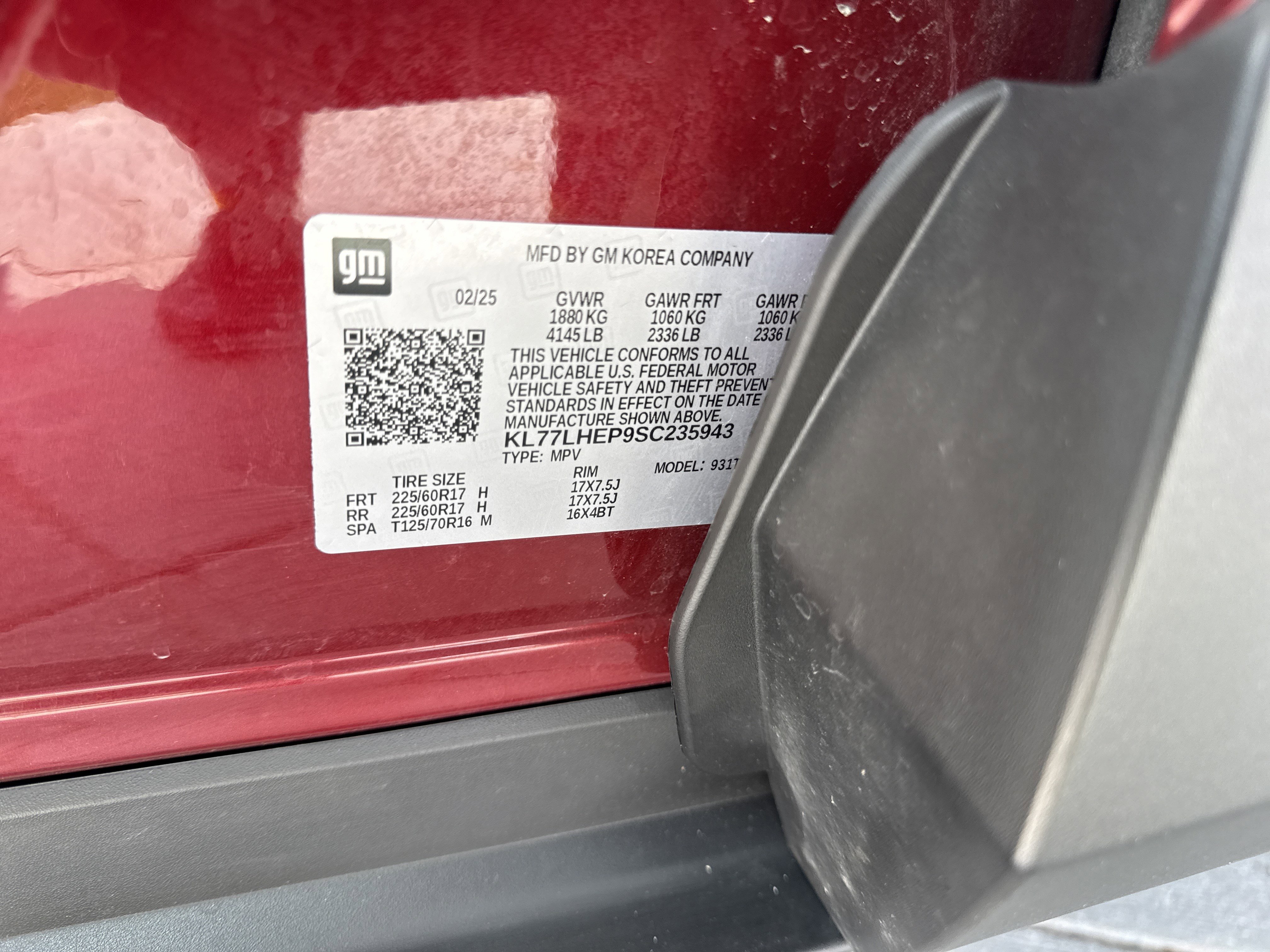 Used 2025 Chevrolet Trax LT w/ LT Convenience Package FWD image 32