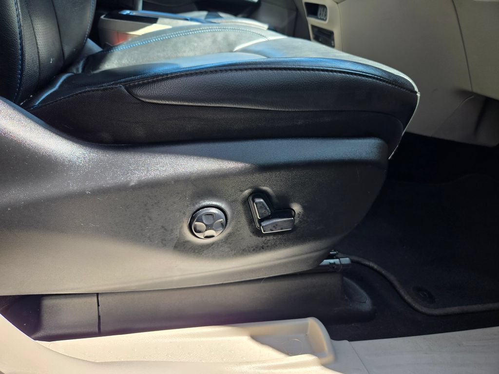 Used 2021 Chrysler Pacifica Touring-L w/ Uconnect Theater Family Group AWD/4WD image 34