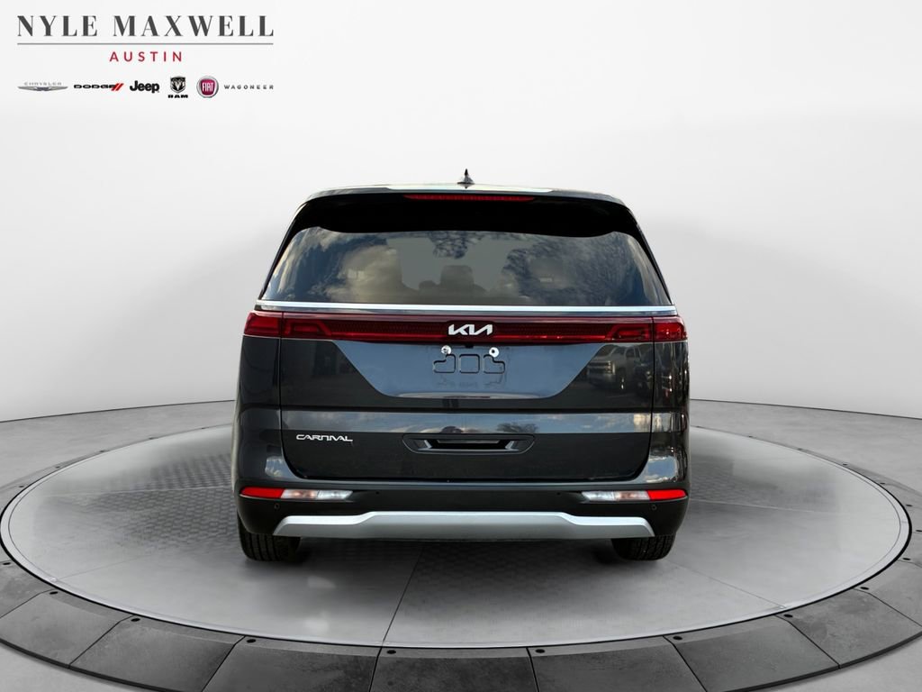 Used 2024 Kia Carnival LX image 14