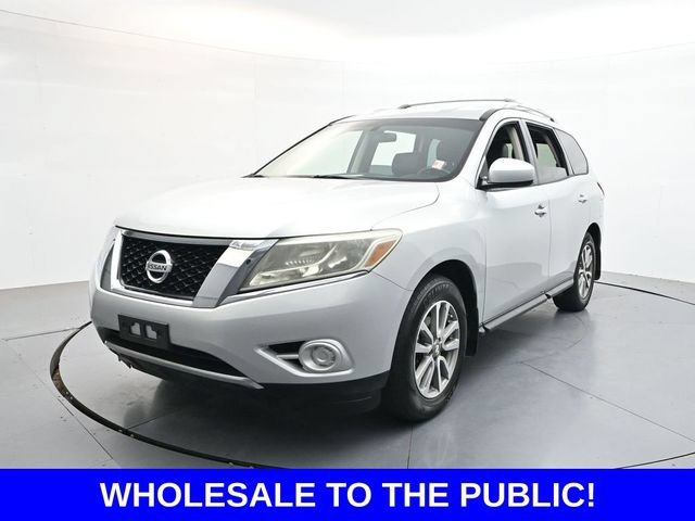 Used 2014 Nissan Pathfinder SV FWD image 3