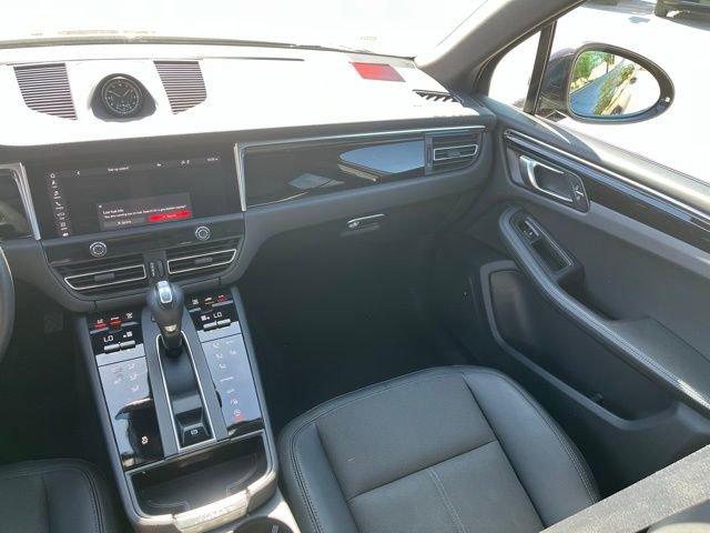 Used 2024 Porsche Macan image 13