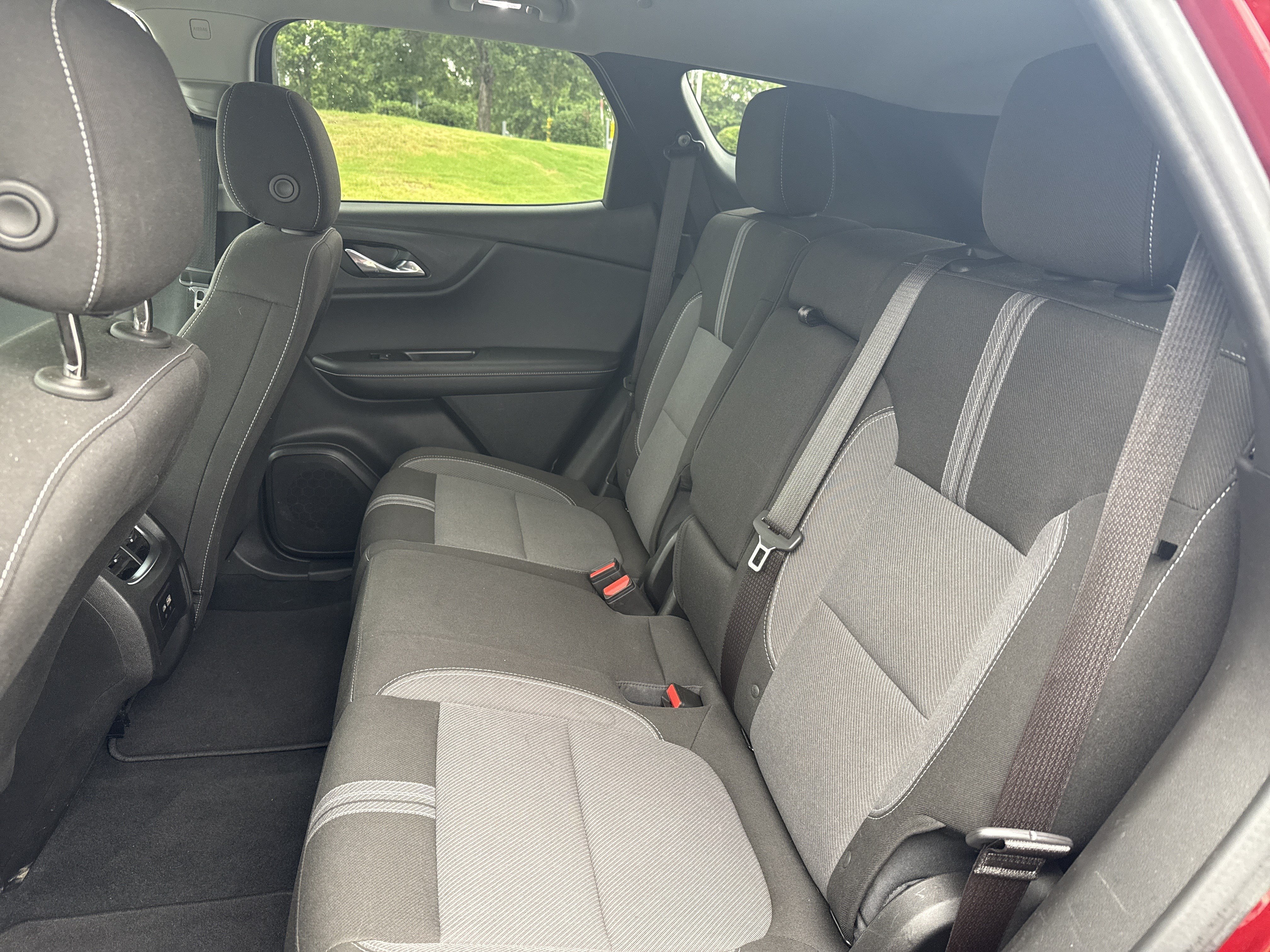 Used 2025 Chevrolet Blazer LT AWD/4WD image 31