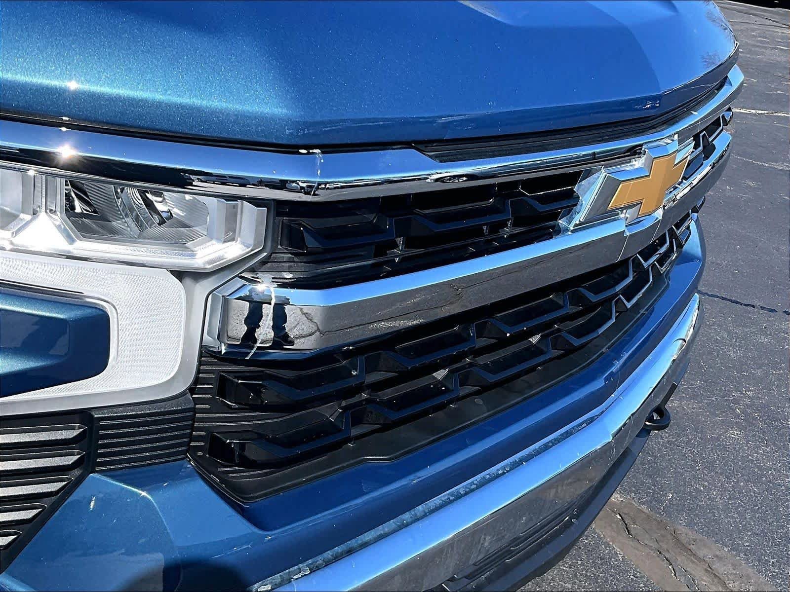 Used 2024 Chevrolet Silverado 1500 LT AWD/4WD image 33