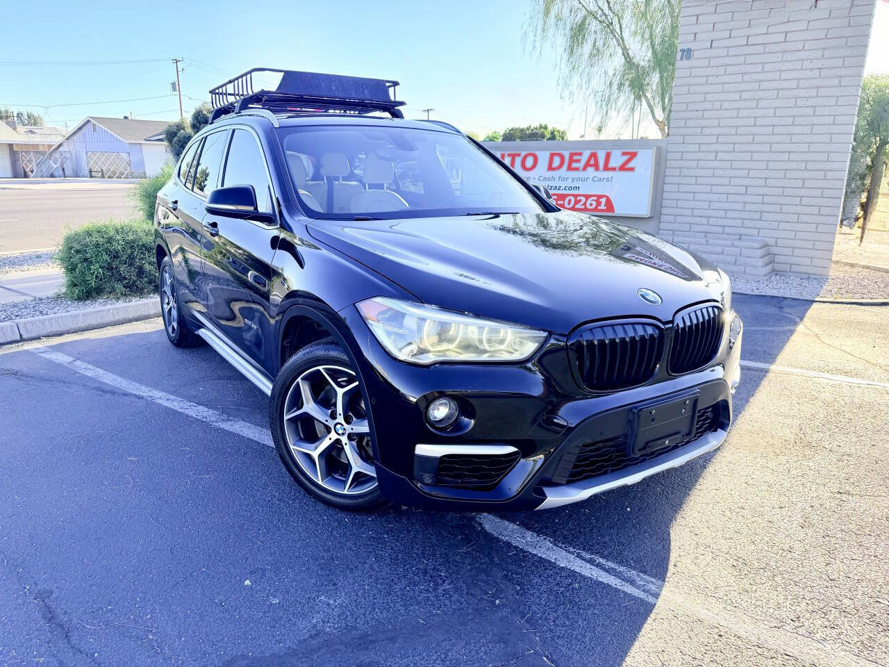 Used 2017 BMW X1 xDrive28i AWD/4WD image 1