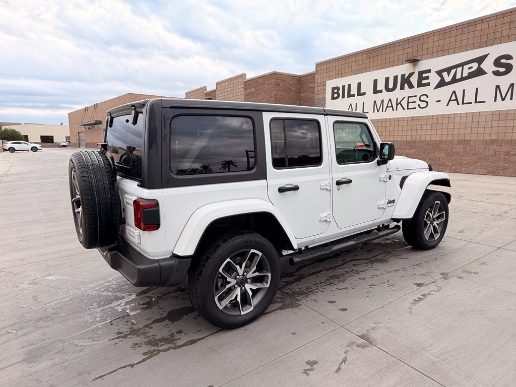 Used 2024 Jeep Wrangler Unlimited w/ Convenience Group AWD/4WD image 8