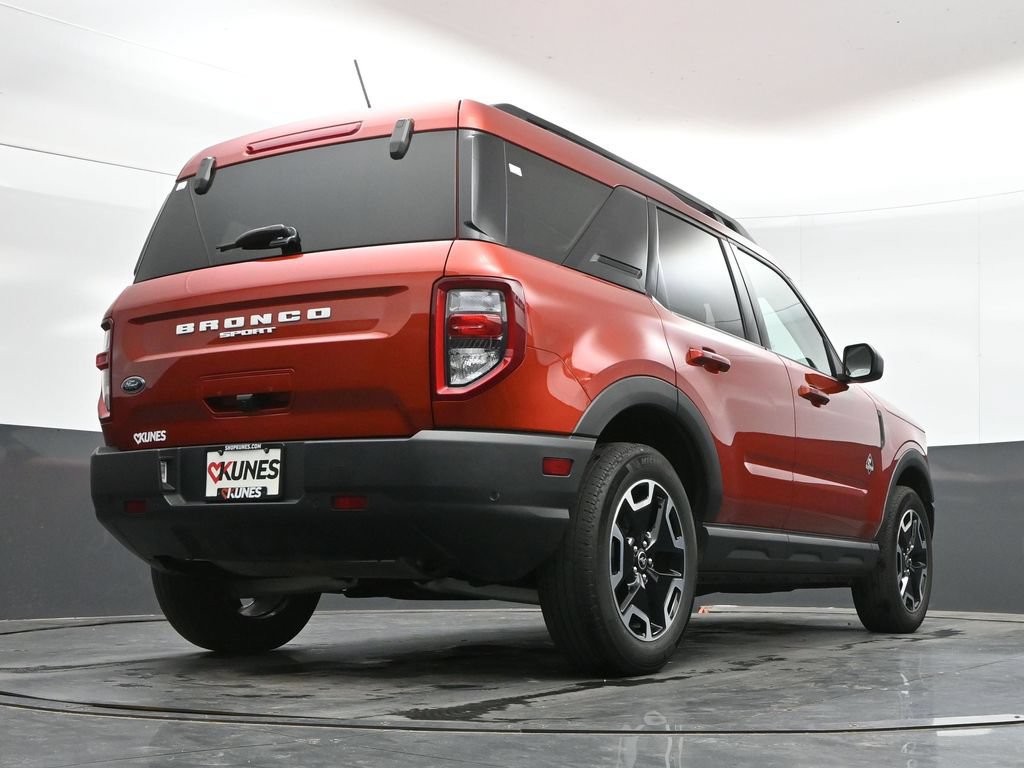 Used 2023 Ford Bronco Sport Outer Banks w/ Tech Package AWD/4WD image 39