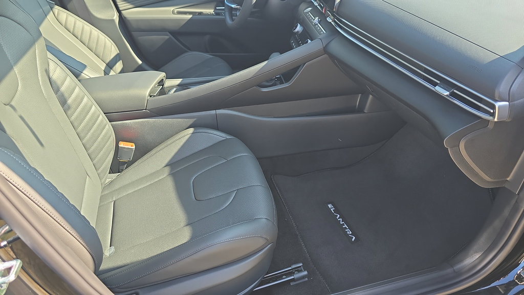 New 2026 Hyundai Elantra Limited FWD image 13