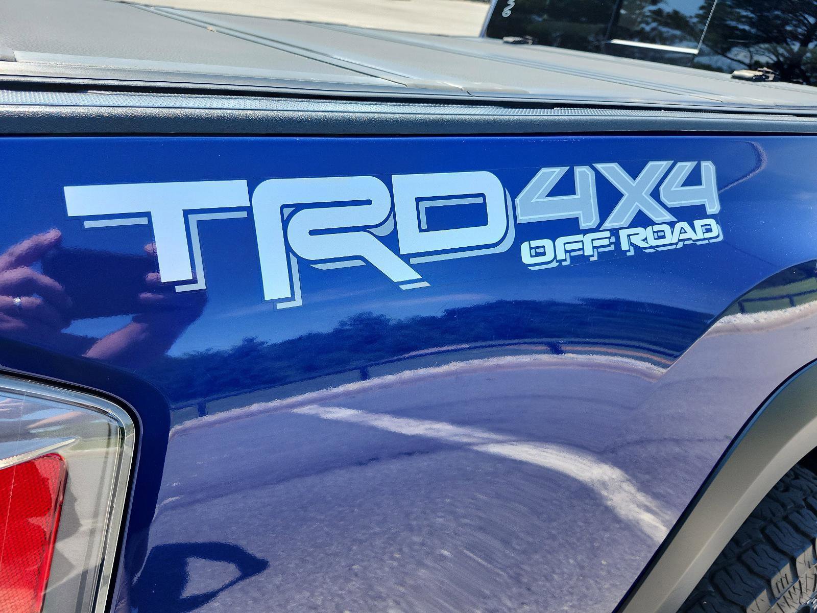 Used 2022 Toyota Tacoma TRD Off-Road AWD/4WD image 6