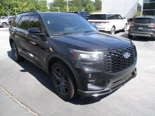 Used 2025 Ford Explorer ST-Line w/ Premium Package image 2