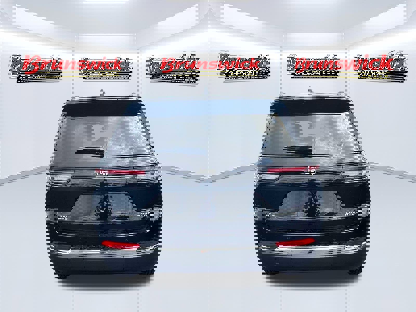 New 2025 Jeep Grand Cherokee Altitude image 4