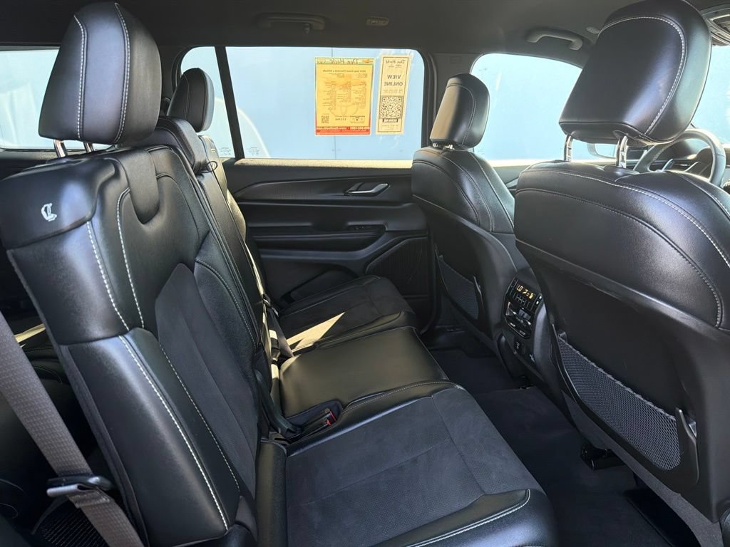 Used 2024 Jeep Grand Cherokee L Laredo AWD/4WD image 6