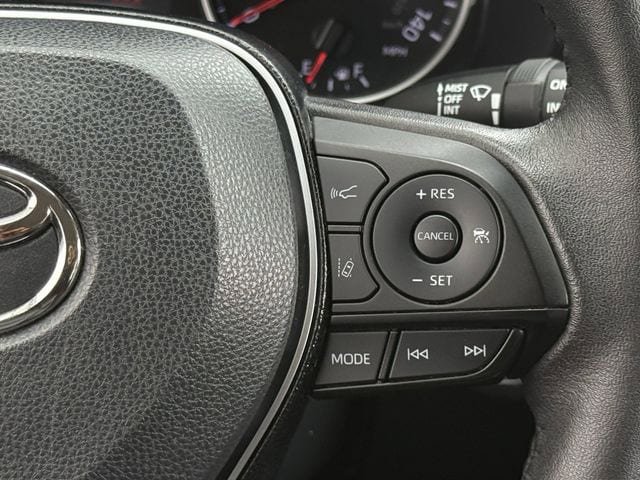 Used 2021 Toyota RAV4 XLE Premium FWD image 15