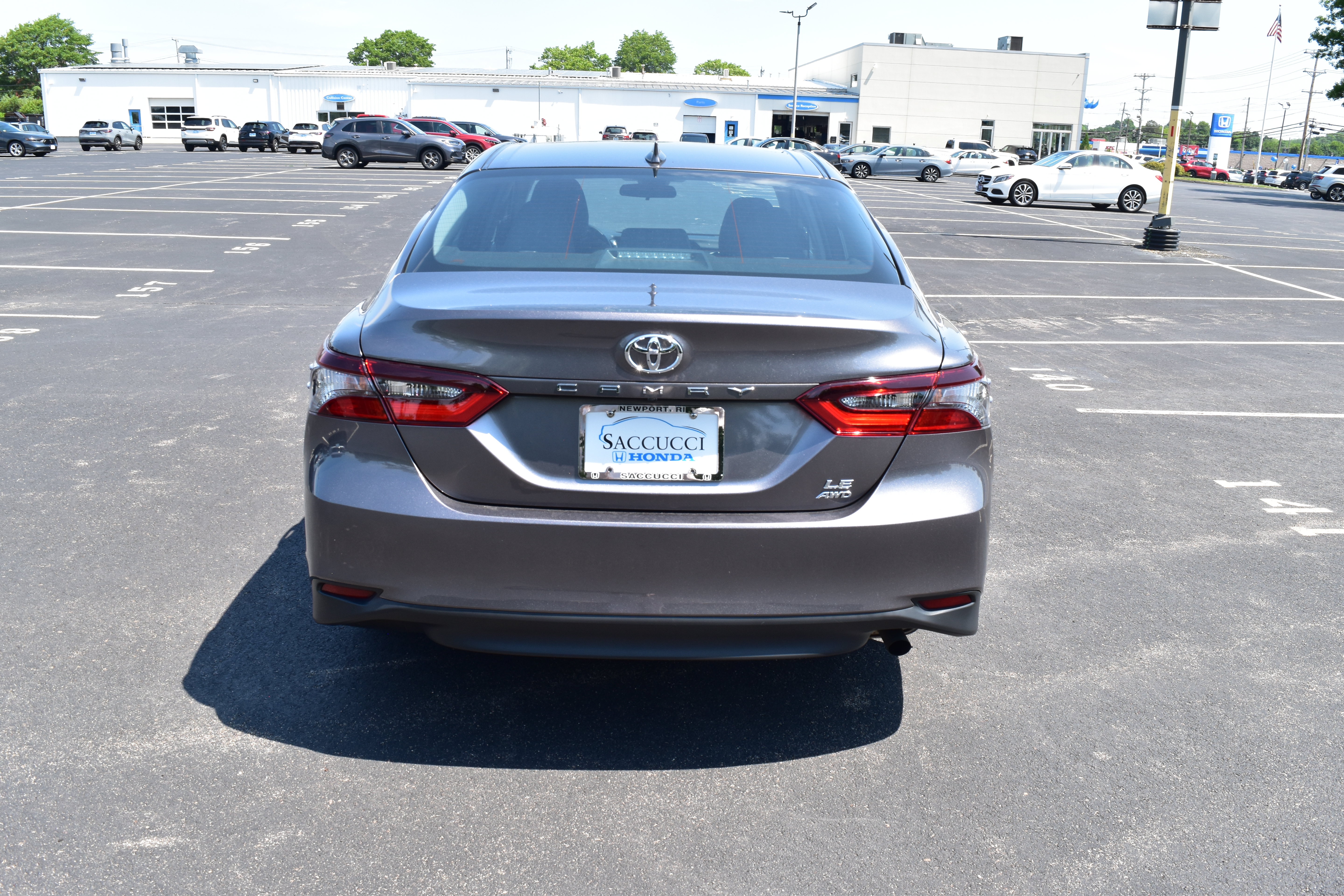 Used 2024 Toyota Camry LE AWD/4WD image 7