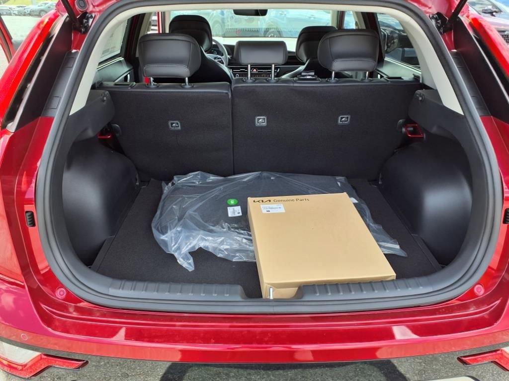 New 2025 Kia Niro EX Touring image 15