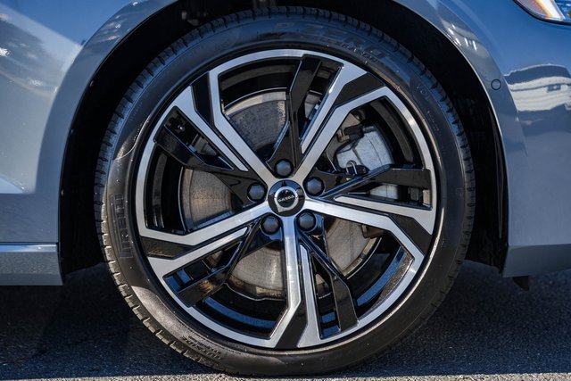 Used 2023 Volvo S60 T8 Plus image 15