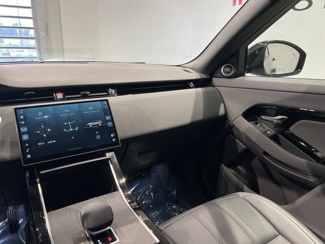 Used 2025 Land Rover Range Rover Evoque S AWD/4WD image 36