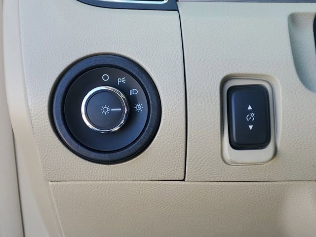 Used 2014 Ford Taurus SEL image 15