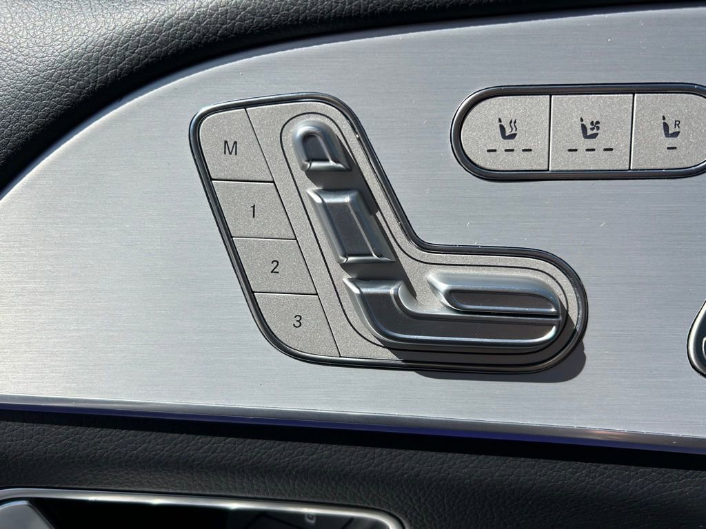 Used 2025 Mercedes-Benz GLS 450 4MATIC image 60