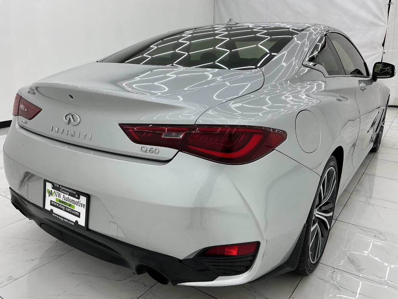 Used 2017 INFINITI Q60 3.0t w/ Premium Plus Package 3.0T AWD/4WD image 8