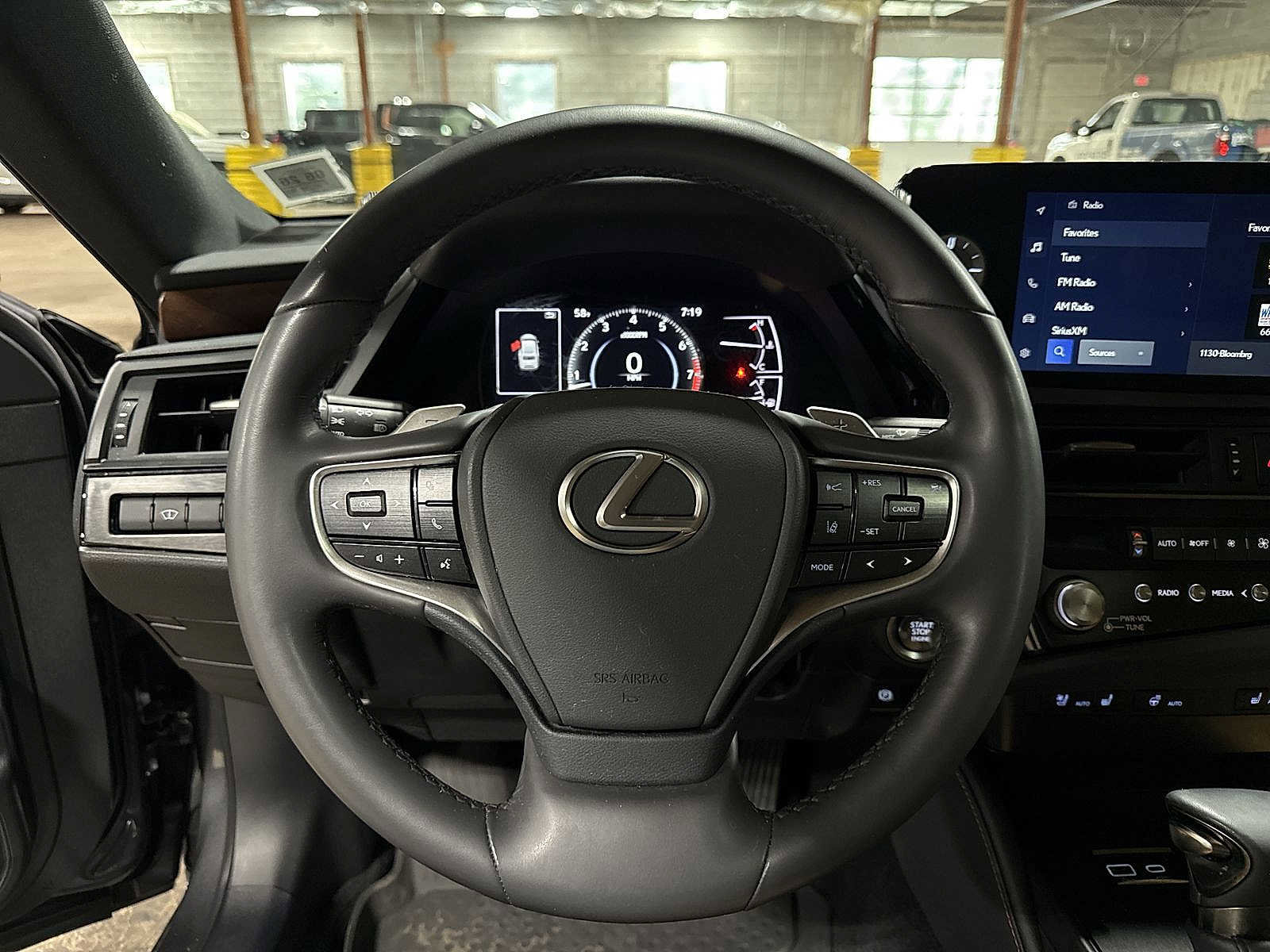 Used 2024 Lexus ES 350 w/ Premium Package image 18