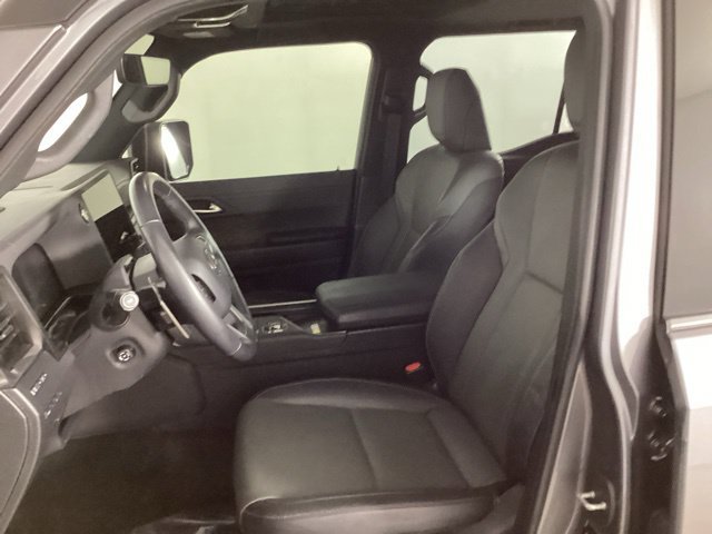 Used 2024 Lexus GX 550 w/ Accessory Package (Z1) AWD/4WD image 10