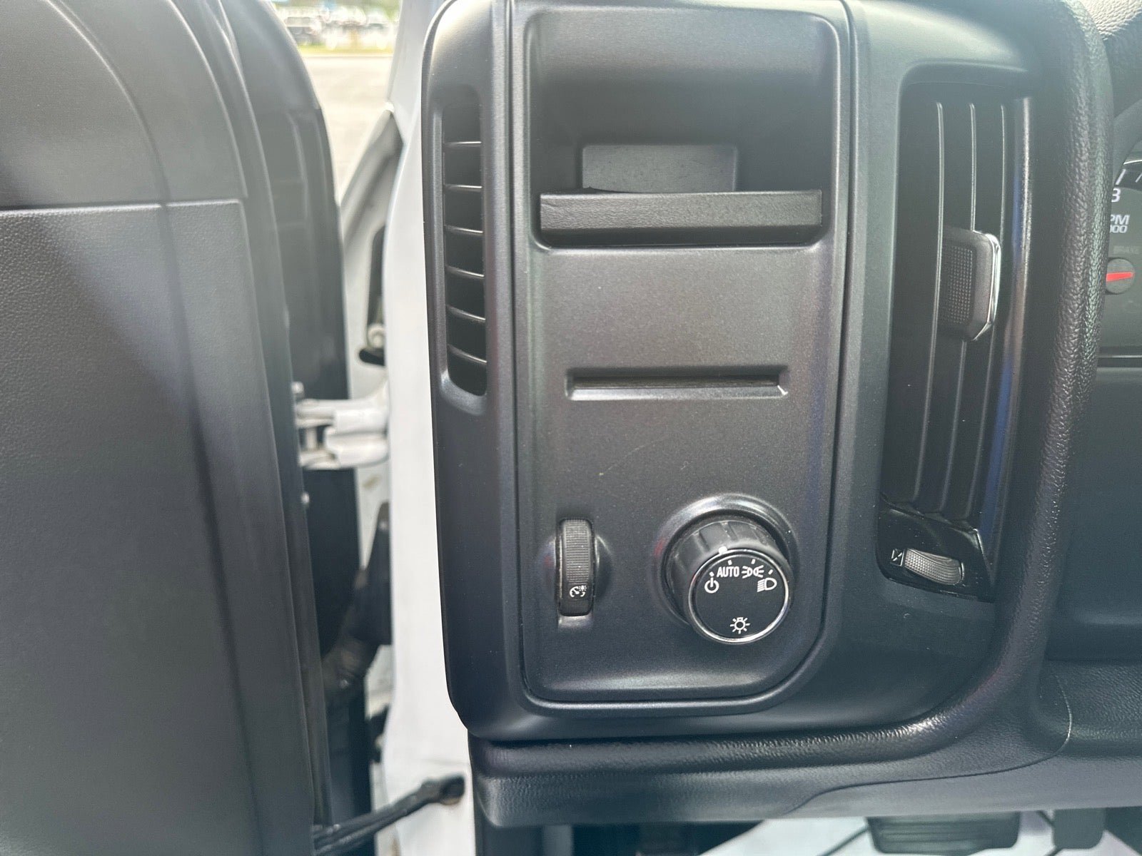 Used 2021 Chevrolet Silverado 1500 W/T RWD image 17