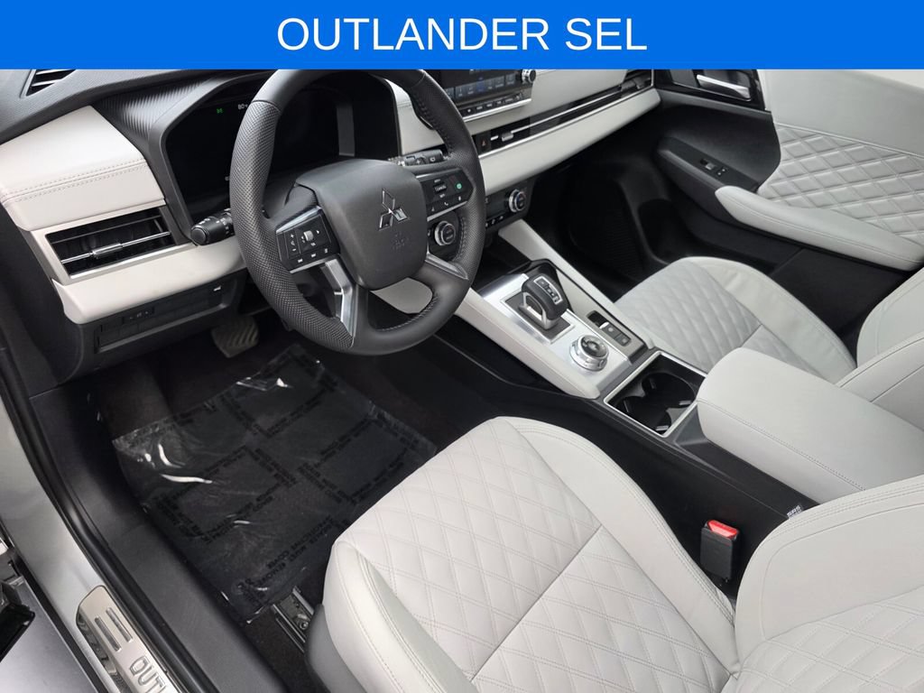 Used 2023 Mitsubishi Outlander SEL FWD image 10