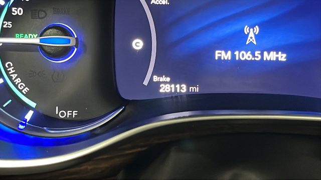 Used 2023 Chrysler Pacifica Pinnacle FWD image 10