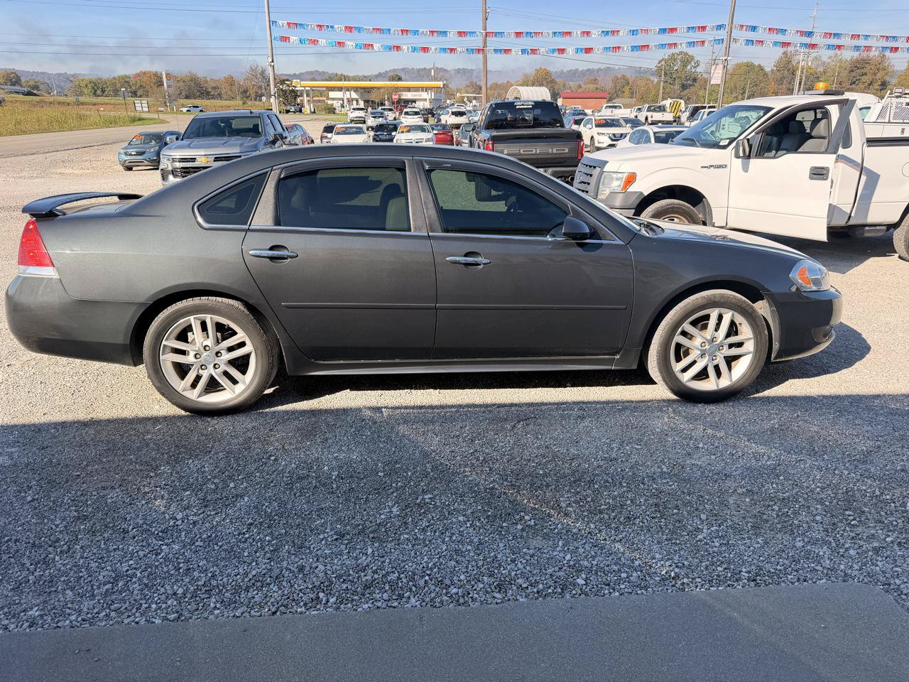 Used 2016 Chevrolet Impala LTZ FWD image 2